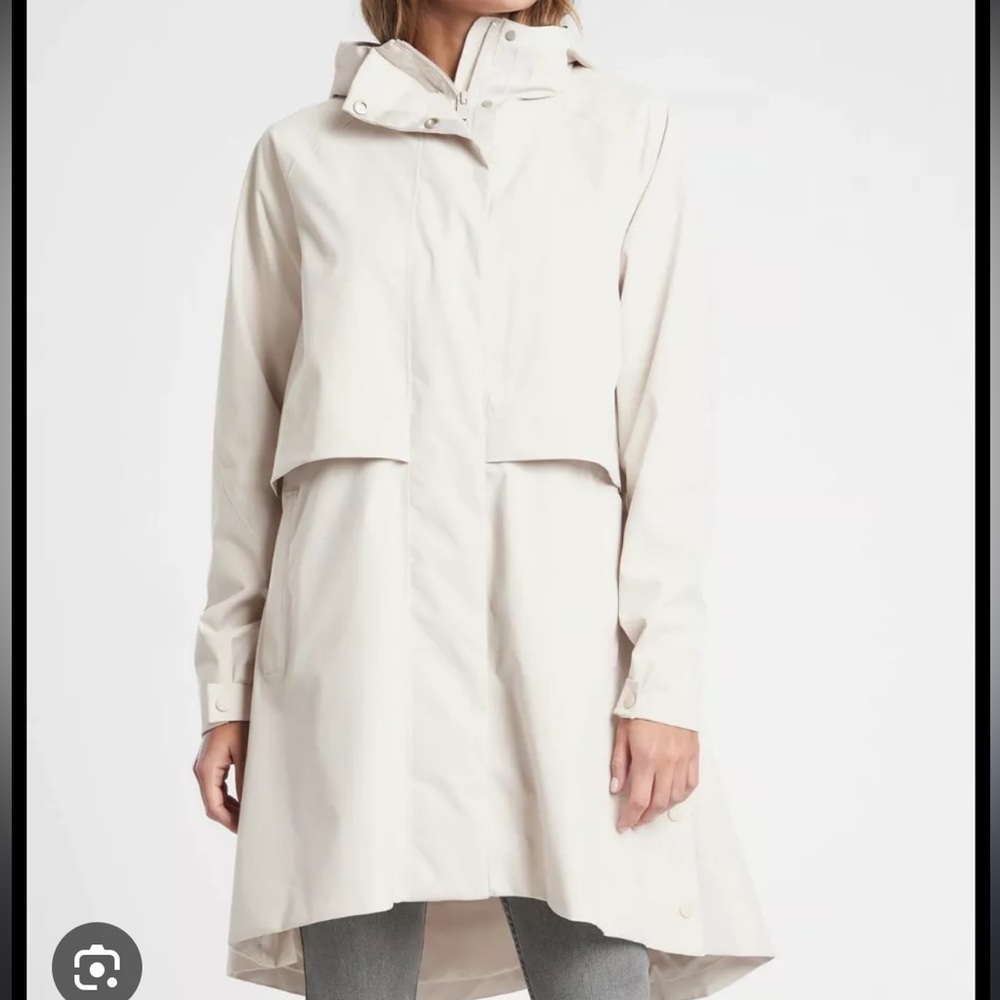 NWT Athleta Edgewater Rainout Hooded Parka in Abalone Grey